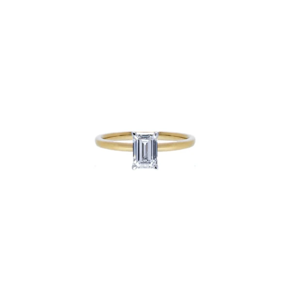 Gold Solitaire Ring with Emerald  Diamond טבעת יהלומים
