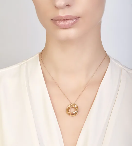 תליון זהב עם יהלומים DUNE BLACK LAVA GOLD PENDANT