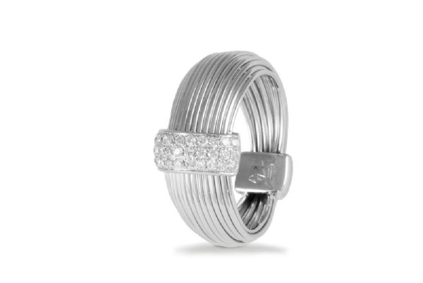 WHITE GOLD RING WITH DIAMONDS טבעת זהב לבן עם יהלומים